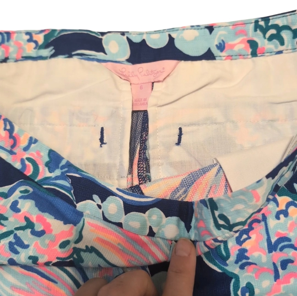 Lilly Pulitzer Going Coastal Magnolia Scallop Hem Shorts Size 6 - Picture 2 of 9